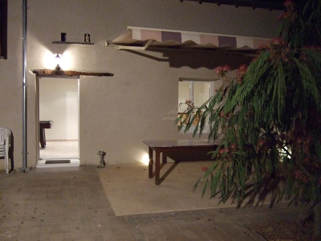 Les Escargots Bed and Breakfast Vauchrétien Exterior foto
